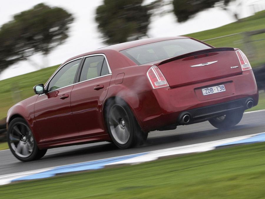  Chrysler 300C SRT8 2012 года  (AU) (фото 8 из 11)